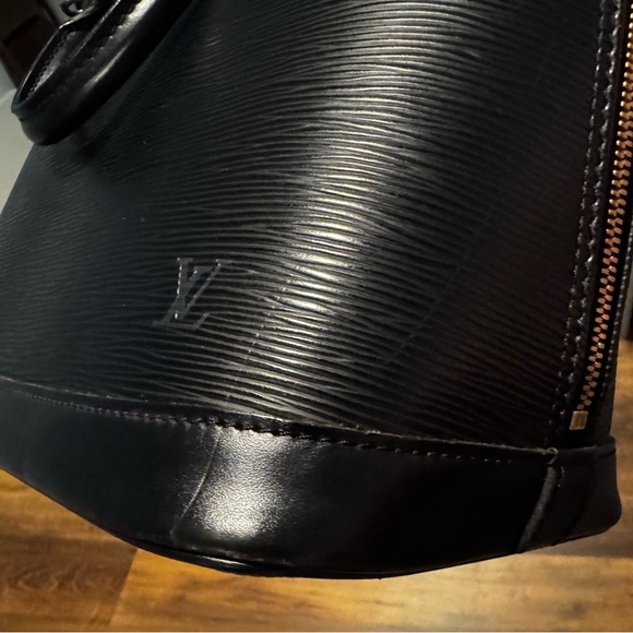 Louis Vuitton Black Epi Leather Alma PM - Picture 6 of 13